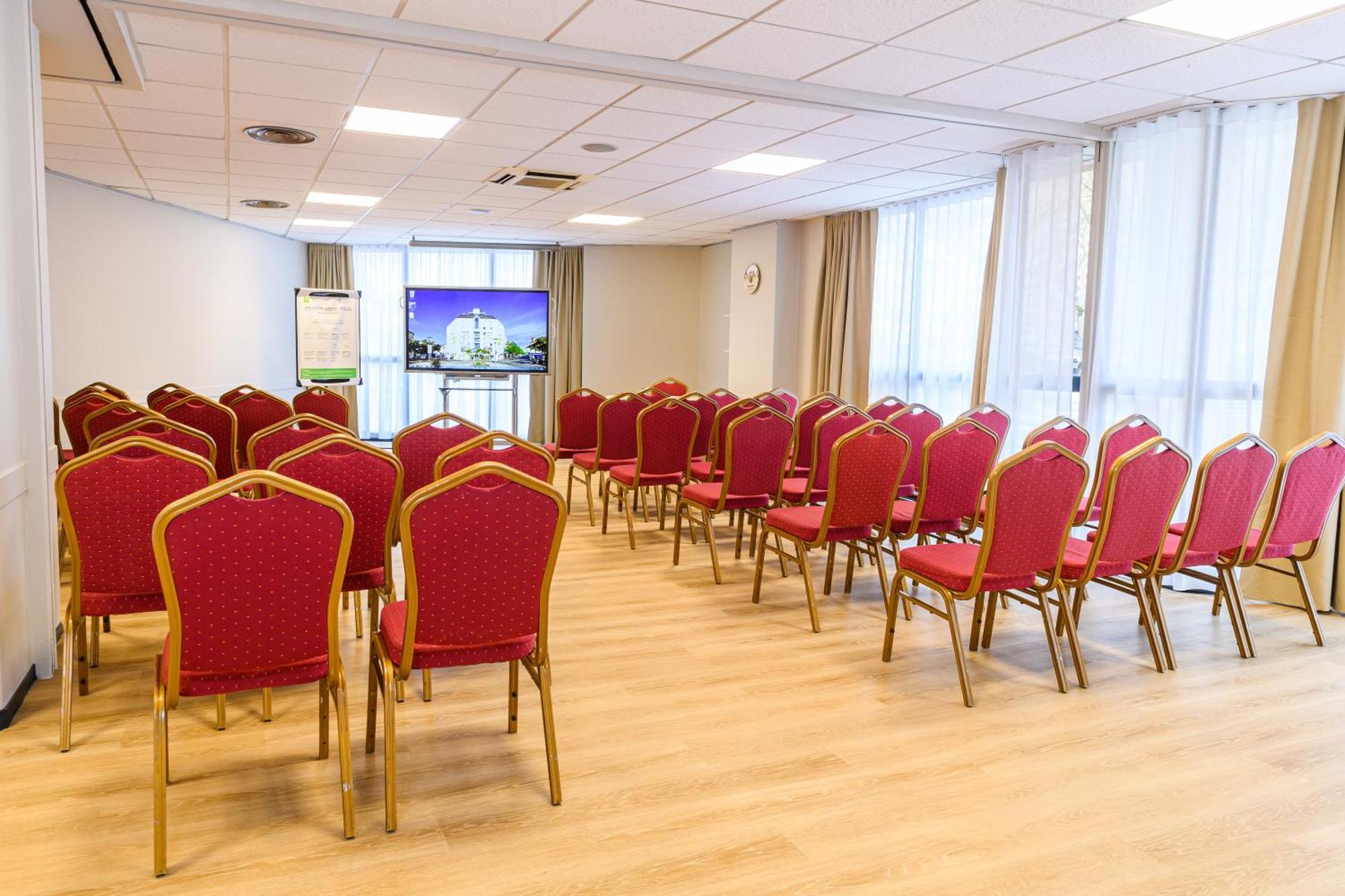 Ibis Styles Centre 3*